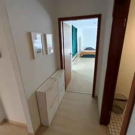 Workation Nature View Mit Balkon, Indoor Pool, Kueche Tiefgarage Auf Anfrage Apartment *