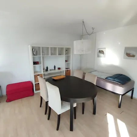 Workation Nature View Mit Balkon, Indoor Pool, Küche Tiefgarage Auf Anfrage Apartment