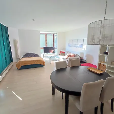 Workation Nature View Mit Balkon, Indoor Pool, Kueche Tiefgarage Auf Anfrage *