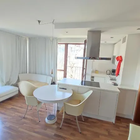 Nature View Mit Balkon, Indoor Pool, Kueche Tiefgarage Auf Anfrage *