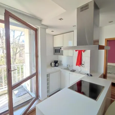 Apartmán Nature View Mit Balkon, Indoor Pool, Kueche Tiefgarage Auf Anfrage *