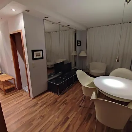 Nature View Mit Balkon, Indoor Pool, Kueche Tiefgarage Auf Anfrage Apartmán Wiesbaden