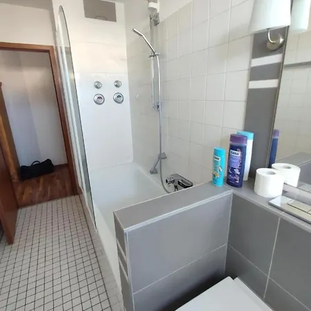 Nature View Mit Balkon, Indoor Pool, Kueche Tiefgarage Auf Anfrage Apartmán