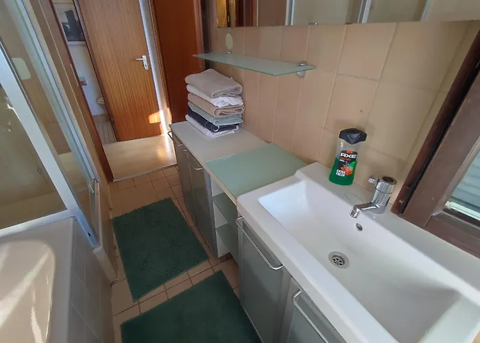 Nature View Mit Balkon, Indoor Pool, Kueche Tiefgarage Auf Anfrage * Висбаден